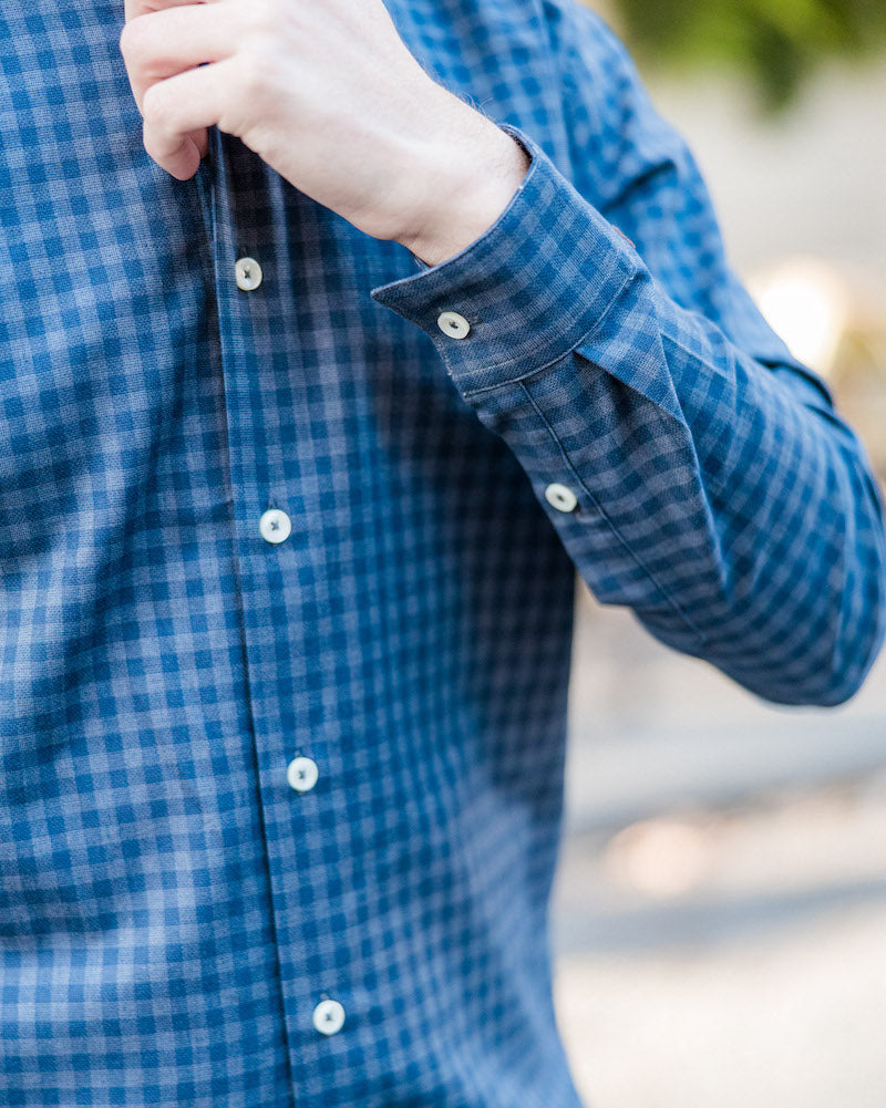 Chemise en flanelle à carreaux foncés